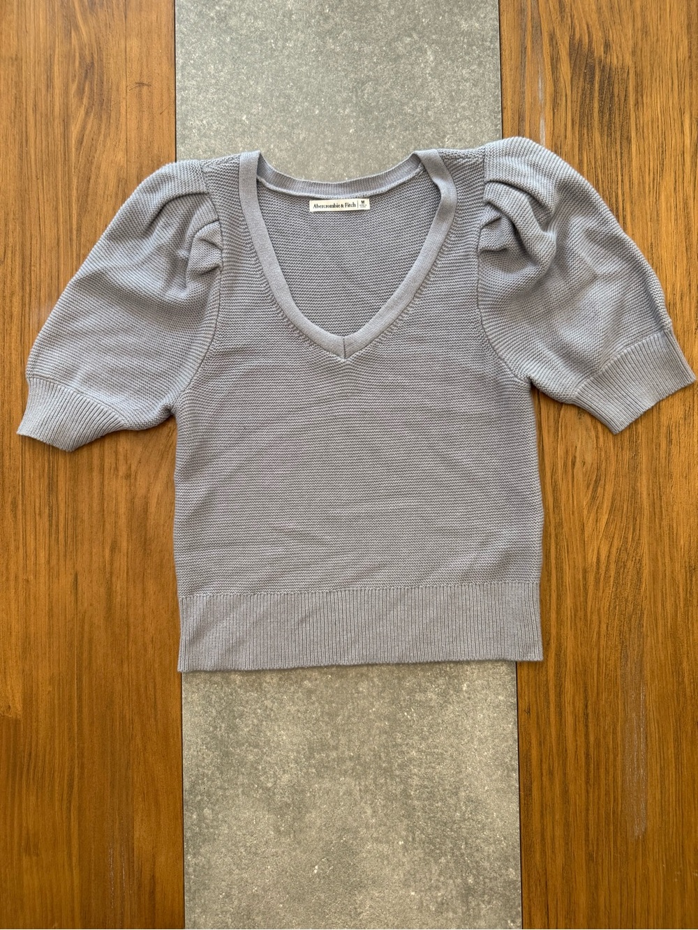 Abercrombie & Fitch Lavender Puff Sleeve V-Neck Top